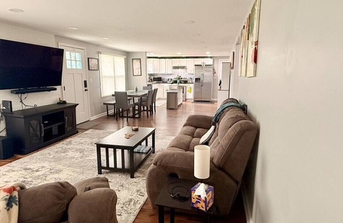 Beattyville Cabaña | Experience comfort at Whisker Ridge, a spacious 3-bedroom cottage in the scenic Beattyville, KY