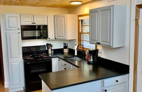 Front Royal Cabina | Whiskey Hill Cabin a Mountain escape in Virginia Wine country.