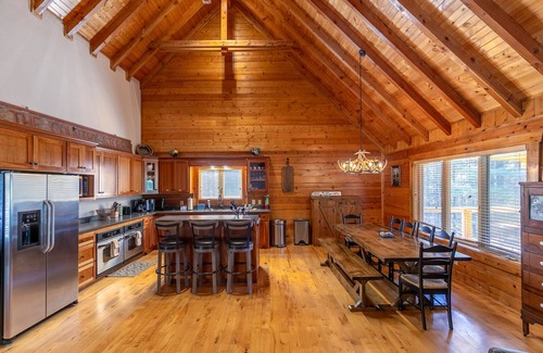 Jefferson Casa | Whiskey River by the New - hot tub, game room, New River access!