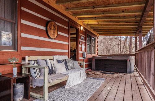 Bryson City Casa | Whiskey Run Cabin, Spectacular Mountain Views