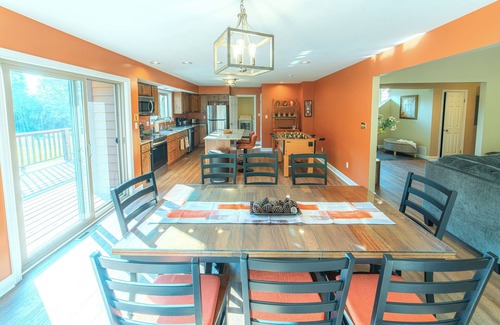 Timberline Casa | Whisper Haven - Newly Renovated Ski-In/Out House w/Hot Tub on Winterset Trail!!