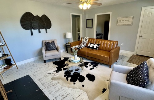 Easley Casa | Whispering Meadow Cottage