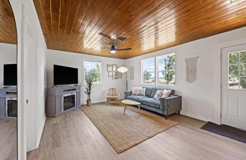 Madill Otro | Whispering Oak- Lakefront Cabin Retreat