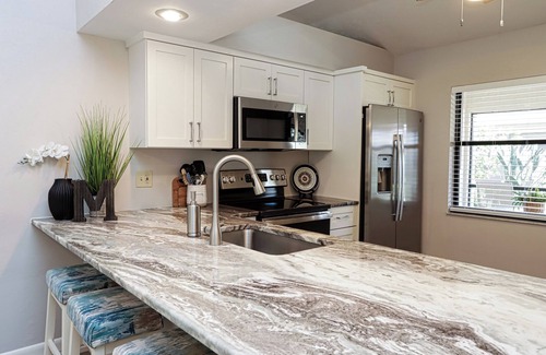 Iona Condominio | Whispering Palms in Cinnamon Cove - 2 bedroom 2 bathroom Condominium