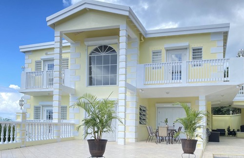 Caret Bay Casa | Whispering Palms Luxurious Estate