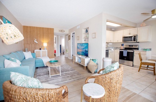 Shell Harbor Condominio | Whispering Palms- Waterfront Condo on Sanibel Island