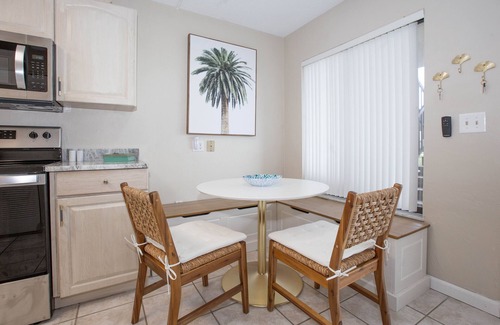 Shell Harbor Condominio | Whispering Palms- Waterfront Condo on Sanibel Island