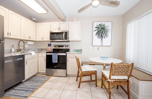 Shell Harbor Condominio | Whispering Palms- Waterfront Condo on Sanibel Island
