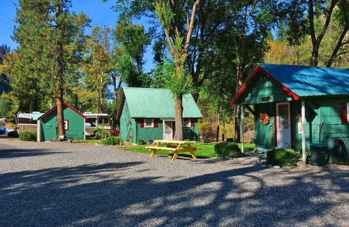 New Meadows Cabina | "Whispering Pine" - Cabin 4 by the Little Salmon River