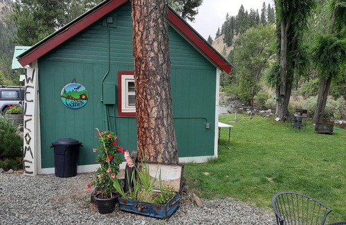 New Meadows Cabina | "Whispering Pine" - Cabin 4 by the Little Salmon River