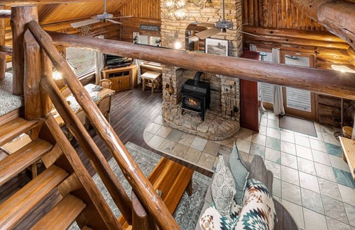 Alma Center Cabina | Whispering Pines/170-Acre Retreat-Pond & Game Room