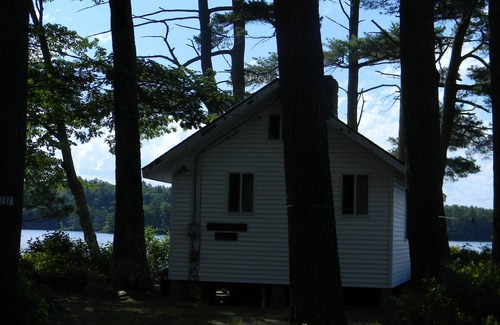 Damariscotta Cabaña | Whispering Pines Cottage - Rodeado por el lago Pemaquid con hermosas vistas