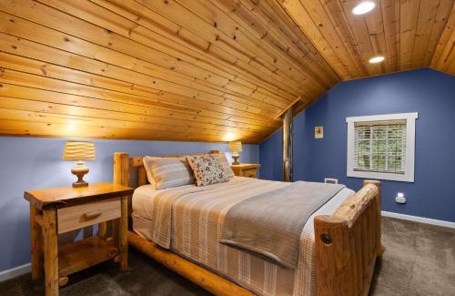 Zigzag Casa | Whispering Pines - Cabin w hot tub