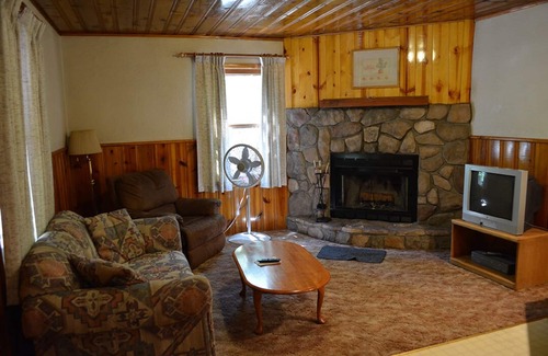 Pinetop-Lakeside Cabina | Whispering Pines - Cabin 20 (Studio)