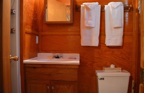 Pinetop-Lakeside Cabina | Whispering Pines - Cabin 20 (Studio)