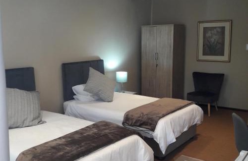 Magaliesberg Cabina | Whispering Pines Country Estate