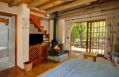 Magaliesberg Cabina | Whispering Pines Country Estate