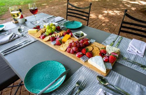 Magaliesberg Cabina | Whispering Pines Country Estate