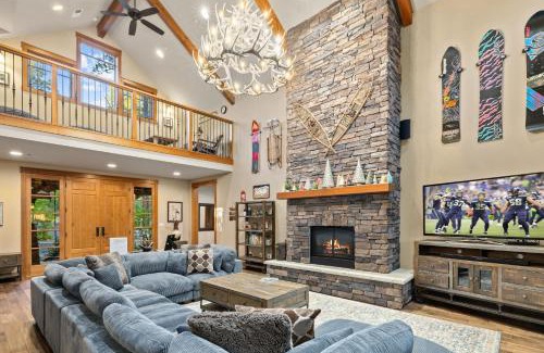 Cle Elum Casa | Whispering Pines Escape in Suncadia- Hot Tub, BBQ, Firepit, Fully Equipped Kitchen, Smart TVs, Hi-speed Wi-Fi