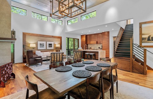 Highlands Cabina | Whispering Pines | Exquisite Modern Home with Hot Tub & Guest Suite