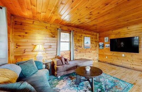 Barton Casa | Whispering Pines Retreat