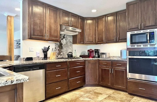 Pollock Pines Casa | Whispering Pines: Garage Parking & Game Room