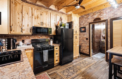 Cookeville Cabaña | Whispering Springs cottage near Cummins Falls, TN Tech, and Salt Box Inn