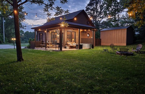 Cookeville Cabaña | Whispering Springs cottage near Cummins Falls, TN Tech, and Salt Box Inn