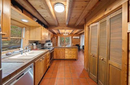 Idyllwild Casa | Espaciosa casa de registro con "Golden Sunshine" y vistas a la montaña
