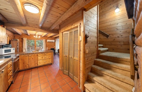 Idyllwild Casa | Espaciosa casa de registro con "Golden Sunshine" y vistas a la montaña