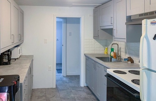 Fenelon Falls Cabaña | Whispering Waters - Dos Habitaciones Casa Rural, Capacidad 6