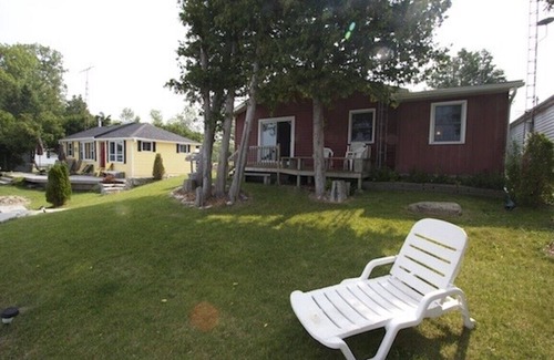 Fenelon Falls Cabaña | Whispering Waters - Dos Habitaciones Casa Rural, Capacidad 6