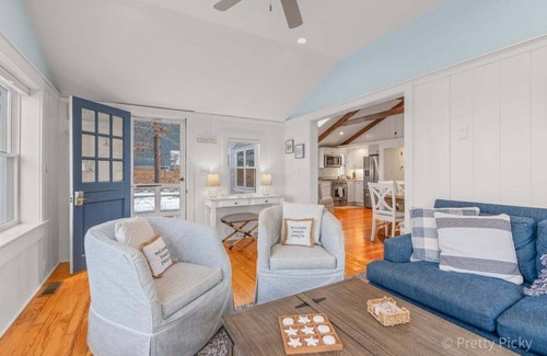 West Dennis Casa | Whispering Waters: 005-D Waterfront, Private Beach, Kayaks, SUPs
