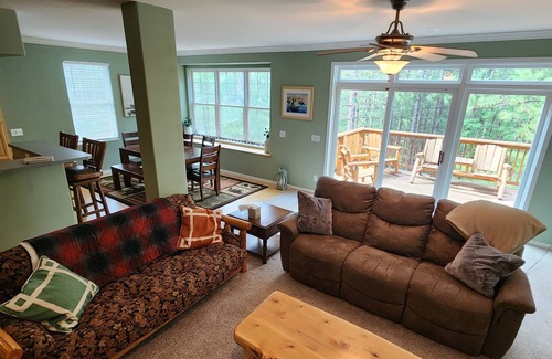 Pellston Casa | Whispering White Pines 3 bedroom 2 Bath Secluded Home