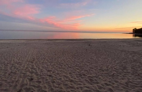 Port Colborne Cabaña | Whispering Willows Cottage - 5 Min Walk from Cedar Bay Beach!