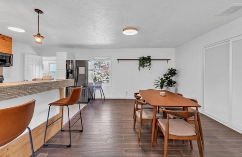 Fayetteville Casa | Whispering Willow Retreat - 14 min to Rafting & NRG