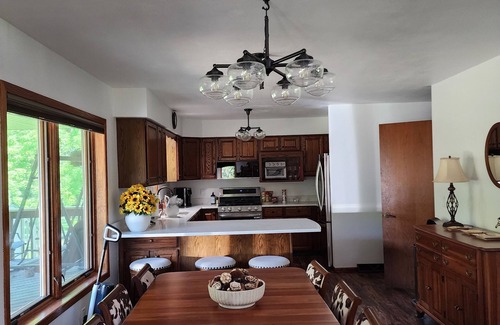 Afton Casa | Whispering Woods Estate - Relax, recharge, connect Pet friendly, sleeps 10