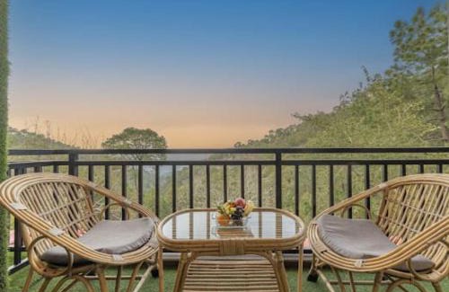 Kasauli Hotel | Whispering Woods Homestay Kasauli !
