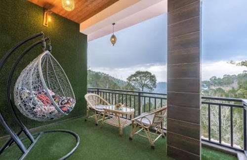 Kasauli Hotel | Whispering Woods Homestay Kasauli !