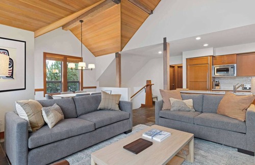 Village North Casa | Whistler Premier - Montebello 4847