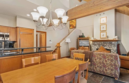 Village North Casa | Whistler Premier - Montebello - MB4745