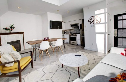 Village North Condominio | Whistler Village North 1BR:Near Shops & Restaurants, Balcony,Hot Tub & Pool!