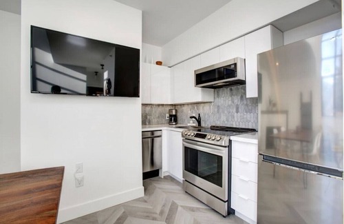 Village North Condominio | Whistler Village North 1BR:Near Shops & Restaurants, Balcony,Hot Tub & Pool!
