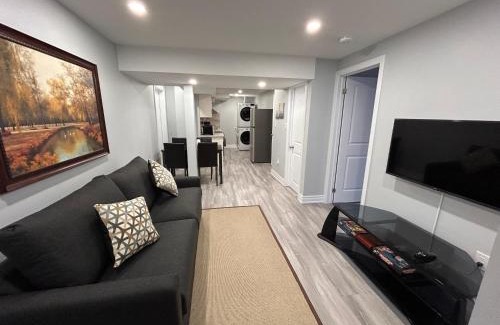 Whitby Casa | Whitby Hideout - 3BR, 5BD, 3WR, Pool Table, Sauna