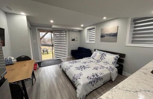 Whitby Casa | Whitby Hideout - 3BR, 5BD, 3WR, Pool Table, Sauna