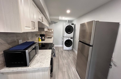 Whitby Apartamento | Whitby Hideout - 3BR 5BD 3WR Pool Table Sauna close to Thermea SPA