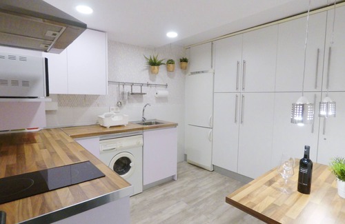Genil Apartamento | Apartamento BLANCO para ESQUÍ y ALHAMBRA. Garaje privado