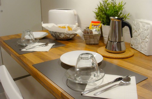Genil Apartamento | Apartamento BLANCO para ESQUÍ y ALHAMBRA. Garaje privado