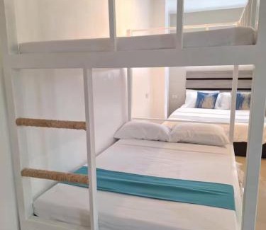 Manoc-Manoc Apartamento | White Beachfront Apartment By Anna