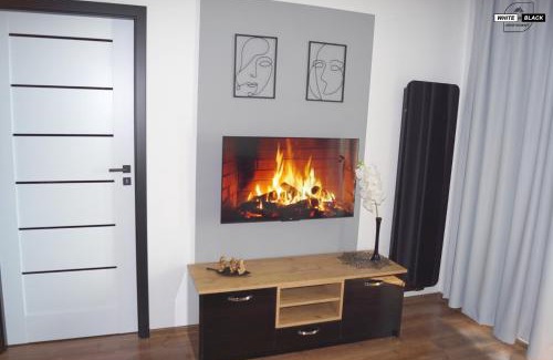 Elk Apartamento | White & Black Apartament